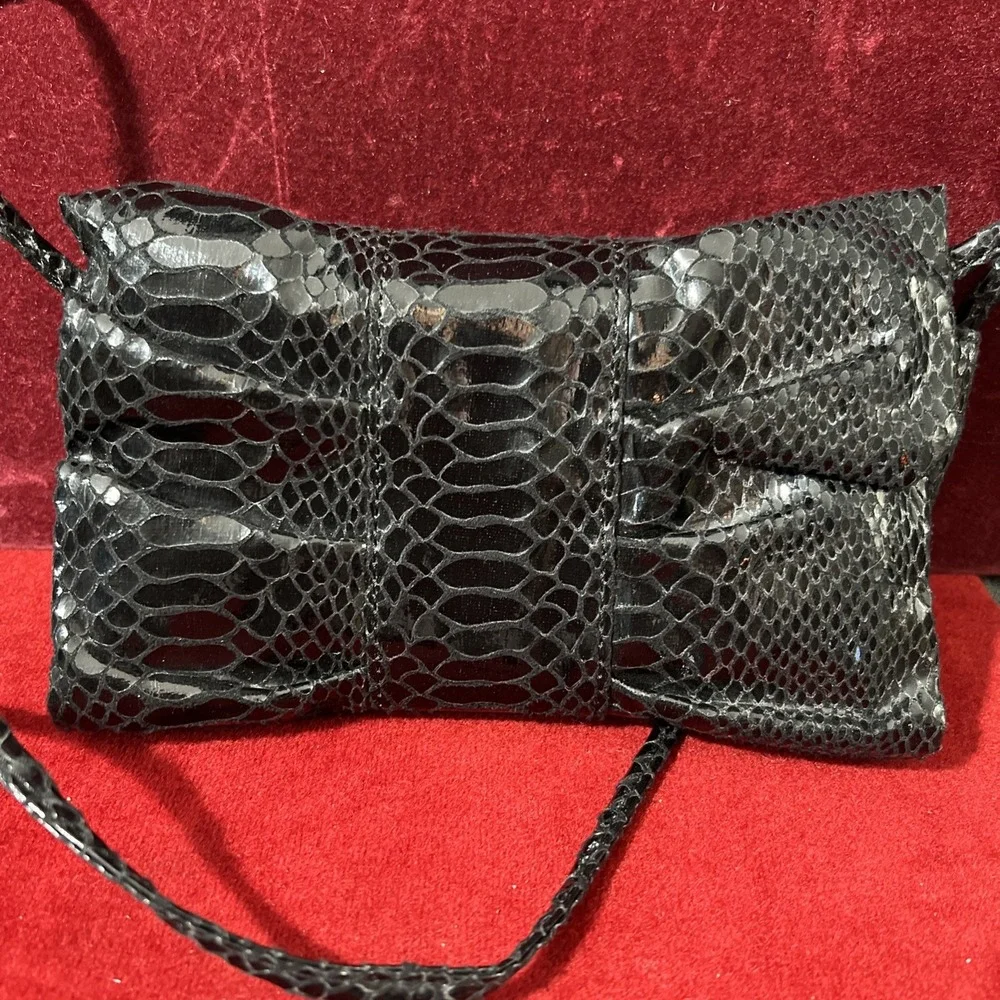 IMAN‎ Ruffle Clutch Black Purse Shoulder strap  Rhinestones Snap excellent - Picture 6 of 15